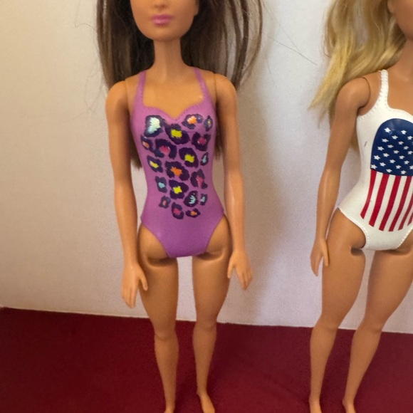 Lot of 2 Barbie dolls w Painted On Swimsuits  - Swimming Pool, Beach, Bath Toys - Picture 3 of 10